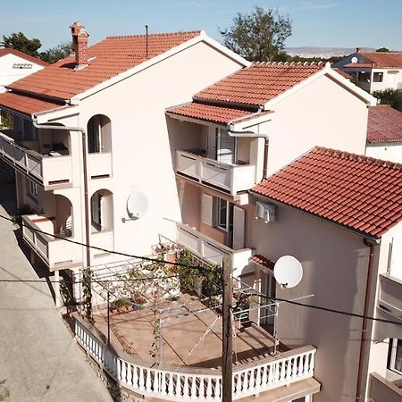 Apartments Desanka ロパール エクステリア 写真