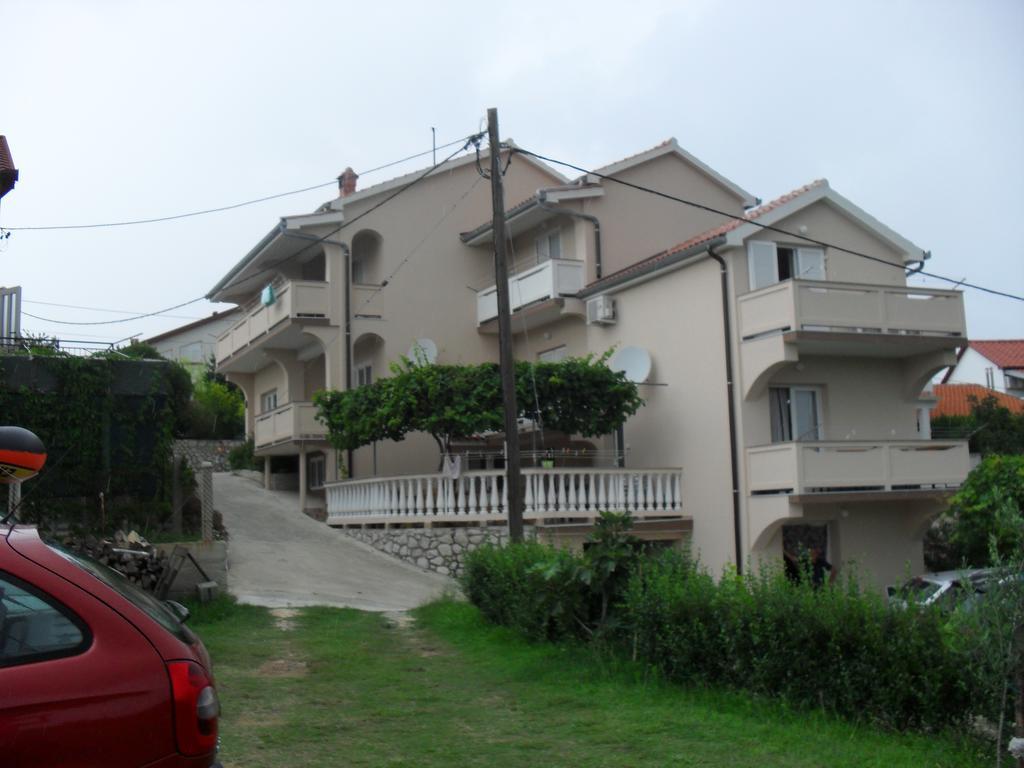 Apartments Desanka ロパール エクステリア 写真