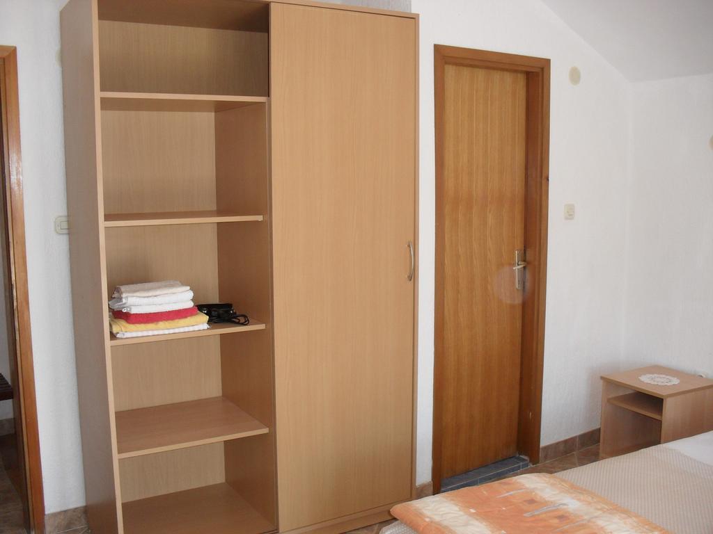 Apartments Desanka ロパール エクステリア 写真