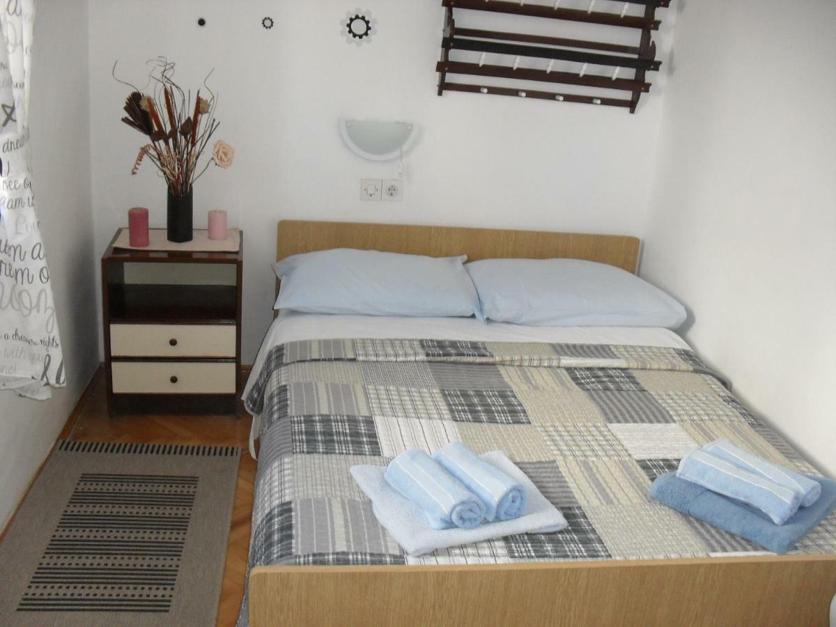 Apartments Desanka ロパール エクステリア 写真
