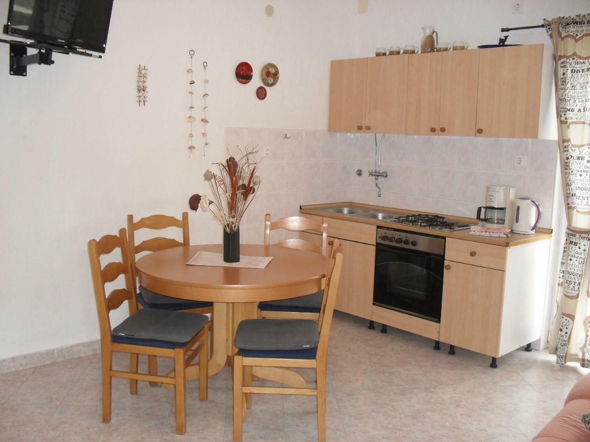 Apartments Desanka ロパール エクステリア 写真