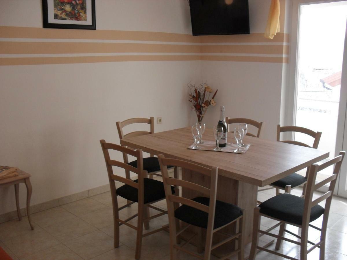 Apartments Desanka ロパール エクステリア 写真